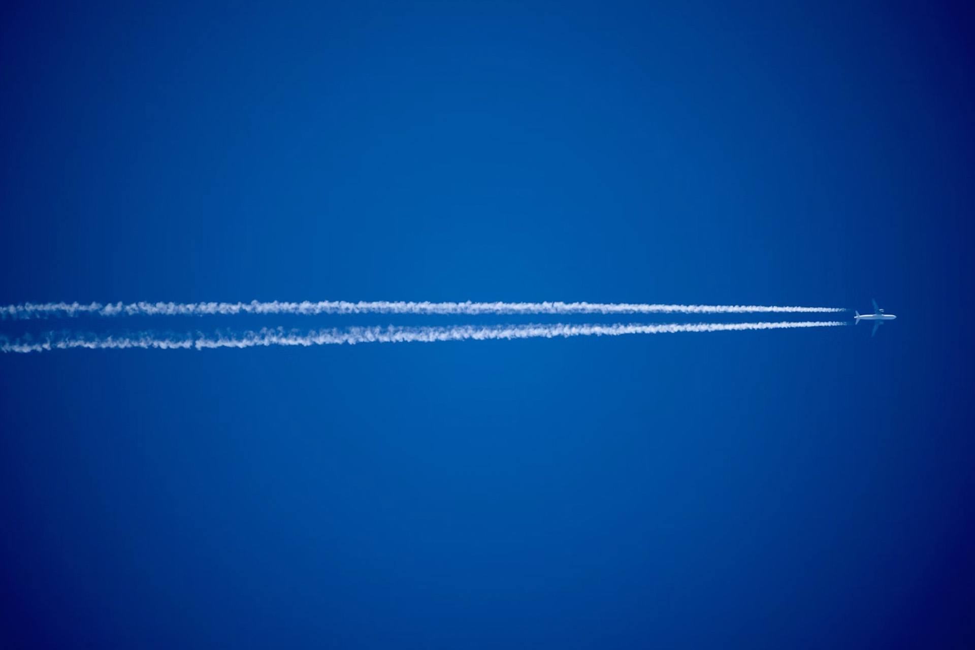 Photo of airplane contrail