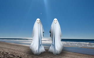 Aliens visit the beach - The Conil Case - Conil de la Frontera, Spain