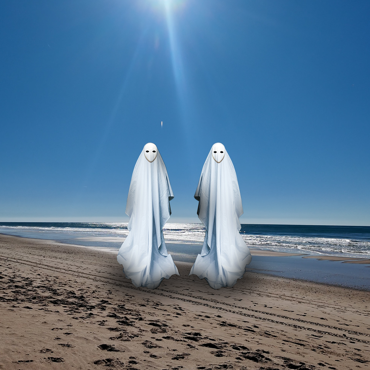 Aliens visit the beach - The Conil Case - Conil de la Frontera, Spain